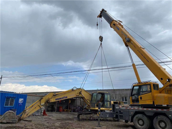 矿区25吨吊车的工作半径是多少？